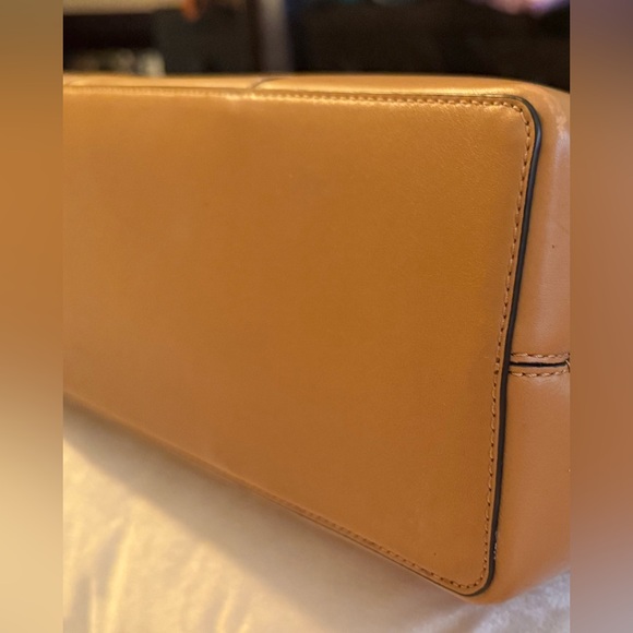 Tory Burch block T triple compartment tote Color British Tan NWOT - Picture 9 of 10